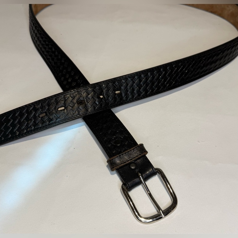 DDD Men’s Black Textured Genuine Leather Belt with Silver Buckle Sz XL 48”